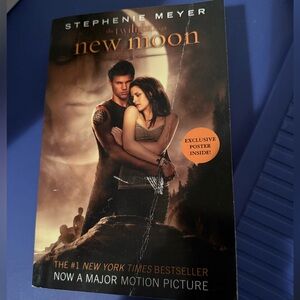 New Moon (Twilight Saga) Paperback Book By Stephenie Meyer